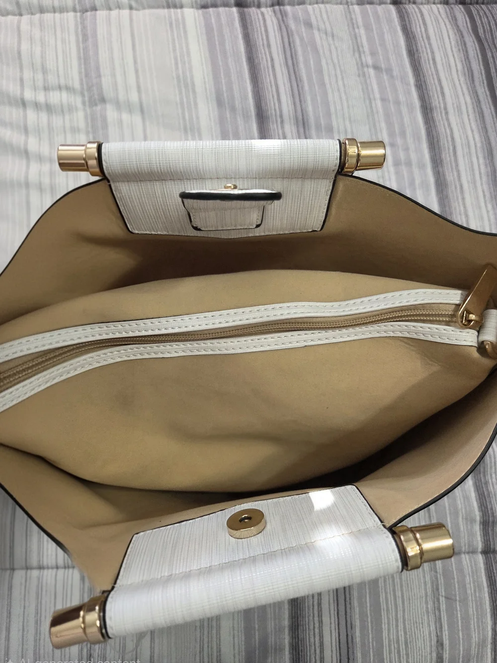 Chic Off-White Textured Satchel Tote with Gold Hardware